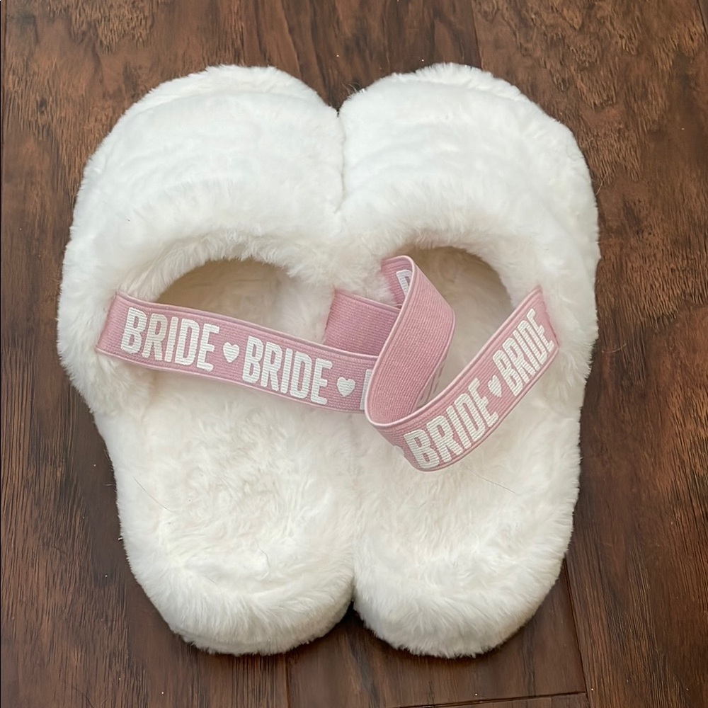 Bride Fluffy Slippers in White and Pink